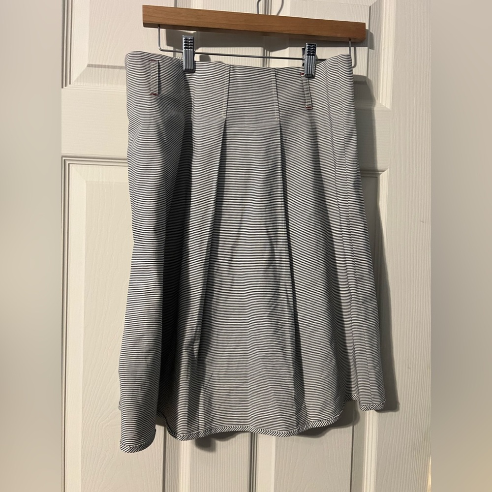 Gunex Black & White stripped A-line skirt size 6